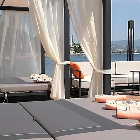Unique Life Style 酒店 库萨达斯